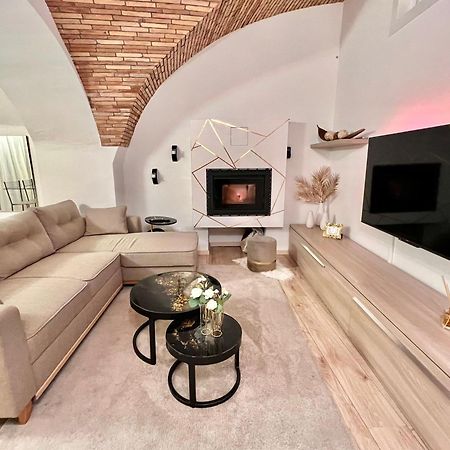 L'Arco Sul Lago • Gold Apartment Castro  ภายนอก รูปภาพ
