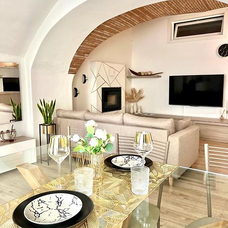L'Arco Sul Lago • Gold Apartment Castro  ภายนอก รูปภาพ