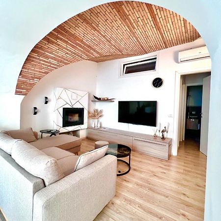 L'Arco Sul Lago • Gold Apartment Castro  ภายนอก รูปภาพ
