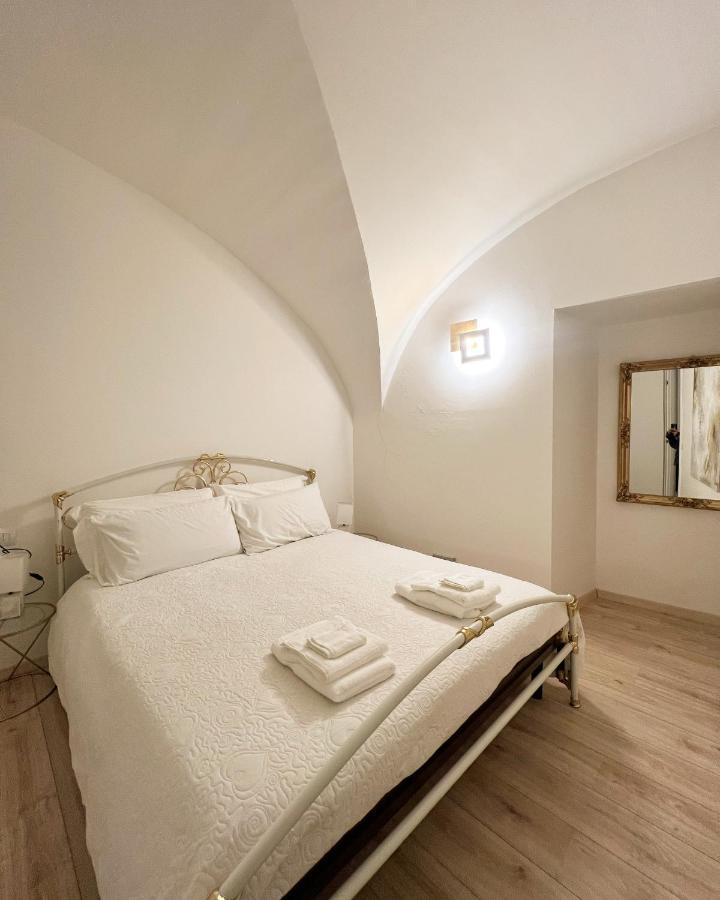 L'Arco Sul Lago • Gold Apartment Castro  ภายนอก รูปภาพ