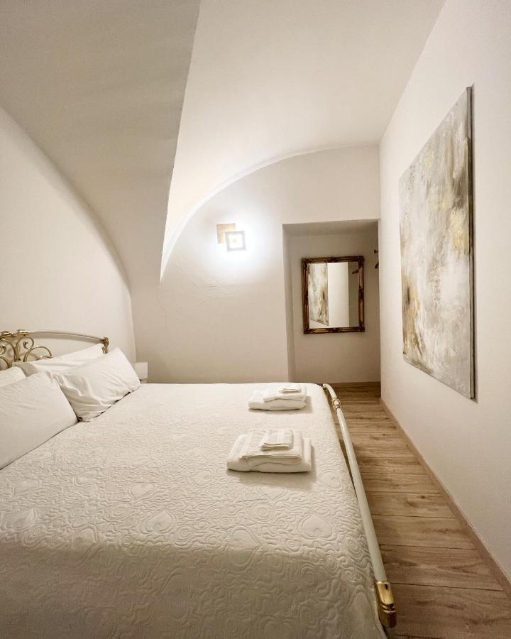 L'Arco Sul Lago • Gold Apartment Castro  ภายนอก รูปภาพ