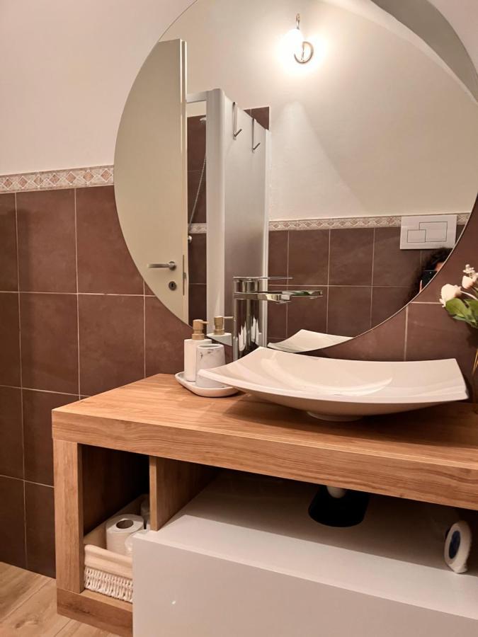 L'Arco Sul Lago • Gold Apartment Castro  ภายนอก รูปภาพ