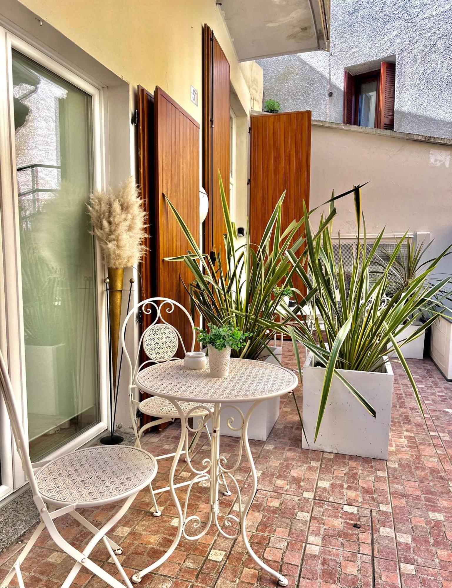 L'Arco Sul Lago • Gold Apartment Castro  ภายนอก รูปภาพ